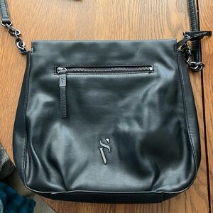 Simply Vera Vera Wang Temsen Black Crossbody Bag